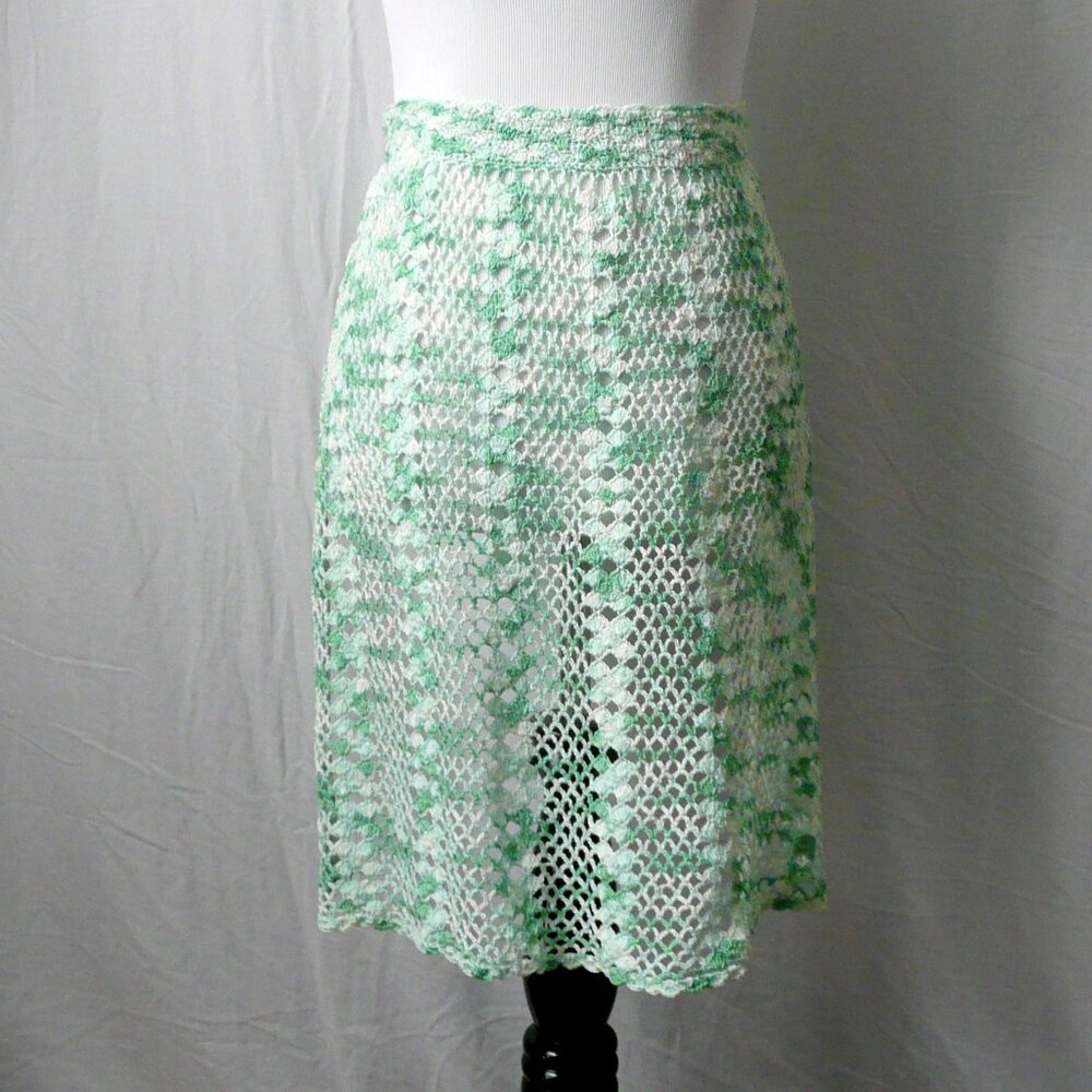 Vintage Crochet Shell Lace Pattern Half Apron Shades of White Green Country Core